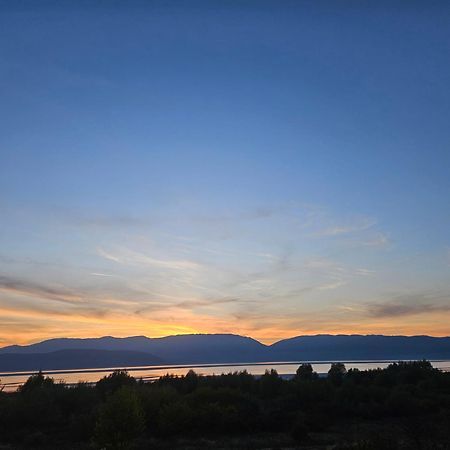 Villa Altiparmak Resen Eksteriør bilde